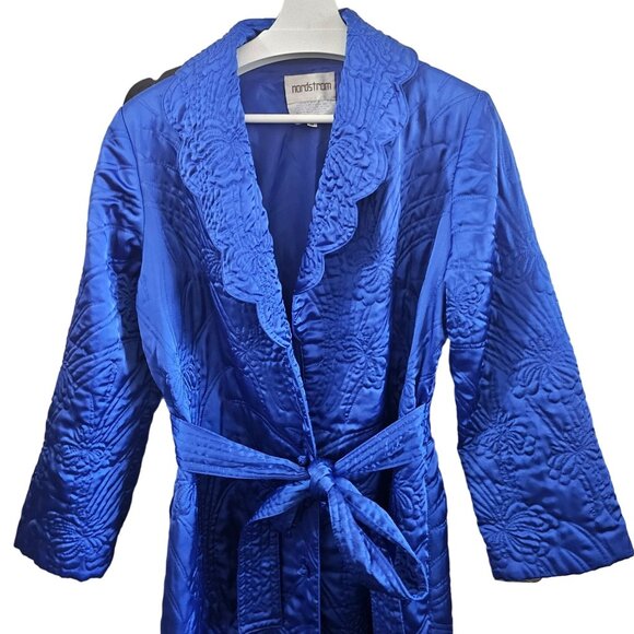 Vintage Nordstrom Blue Quilted Satin Robe With Scalloped Collar & Belted Waist - Picture 2 of 15